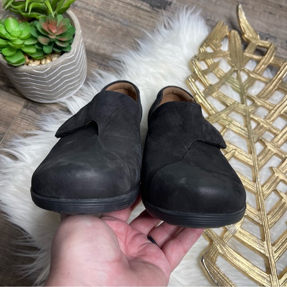 Clarks Artisan Low Top Strap On Leather Shoes - Picture 11 of 16